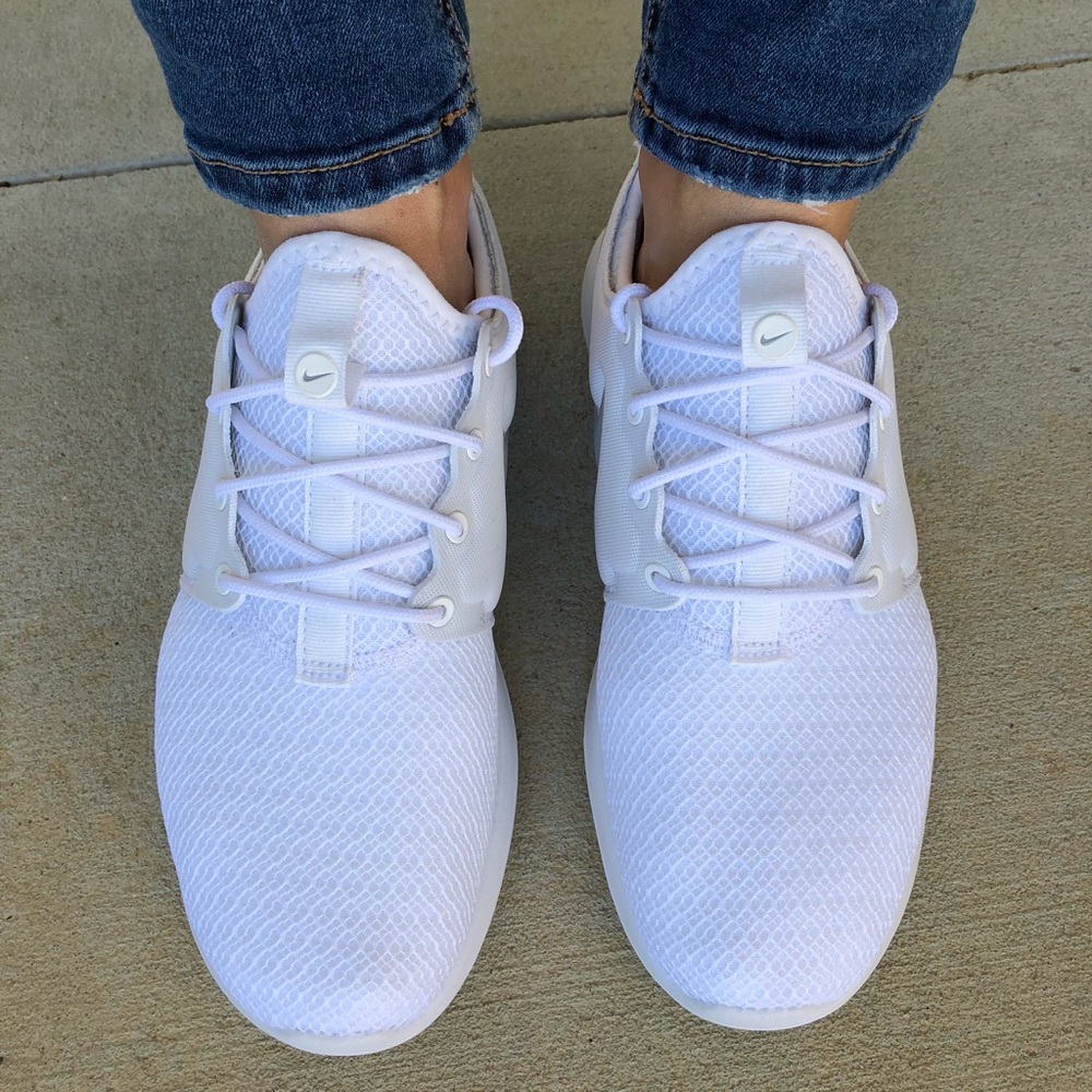 🍚Nike white Roshe🍚New Price Firm - Picture 2 of 6